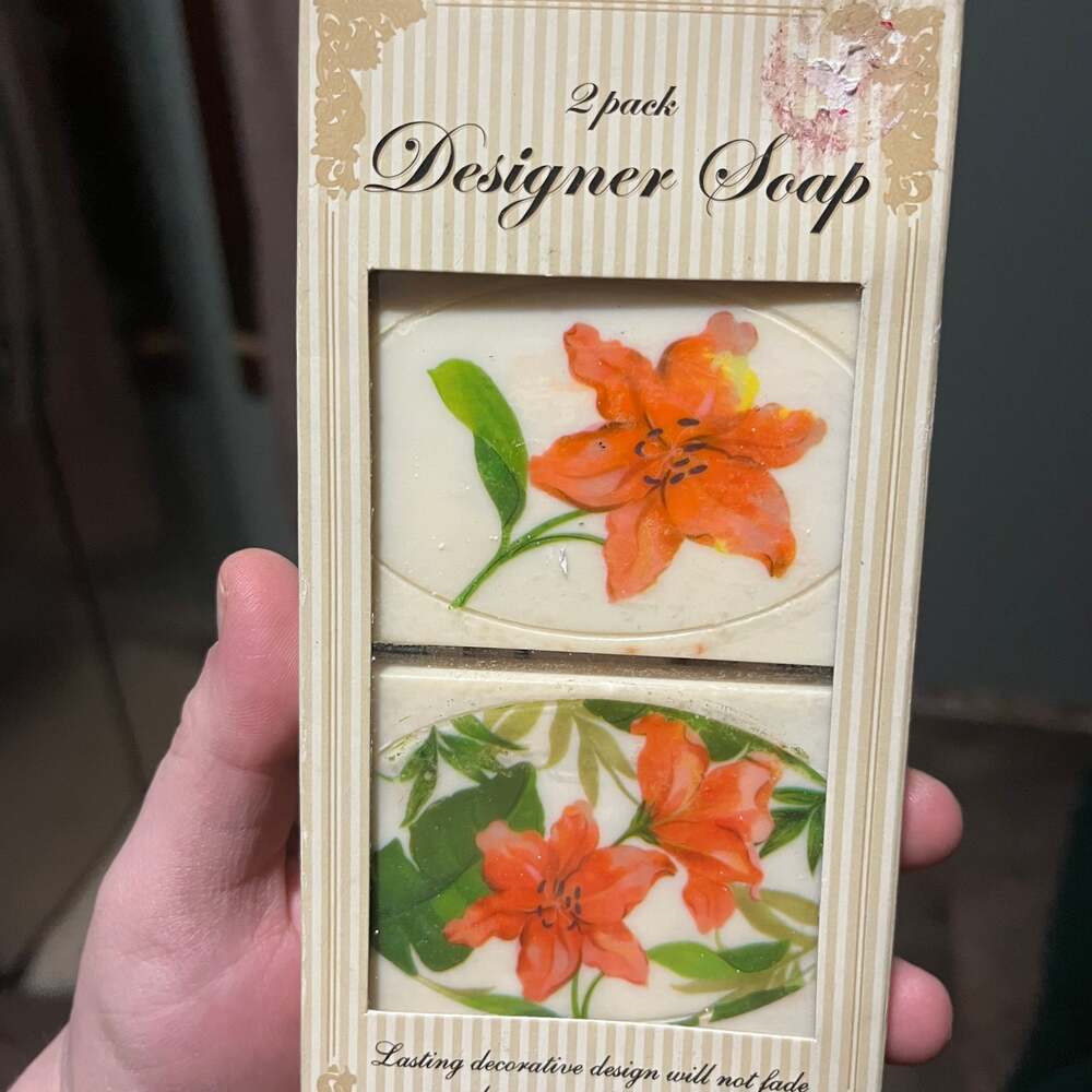 Vintage 2-Pack Designer Soap Decorative Floral Lily Scented Hard-Milled Soap